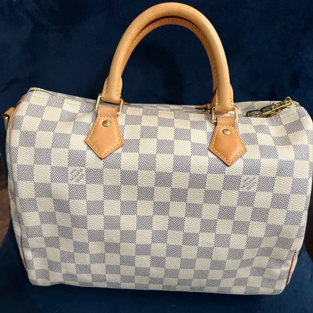 2017 speedy bandolier 30 in great condition, comes with dustbag.